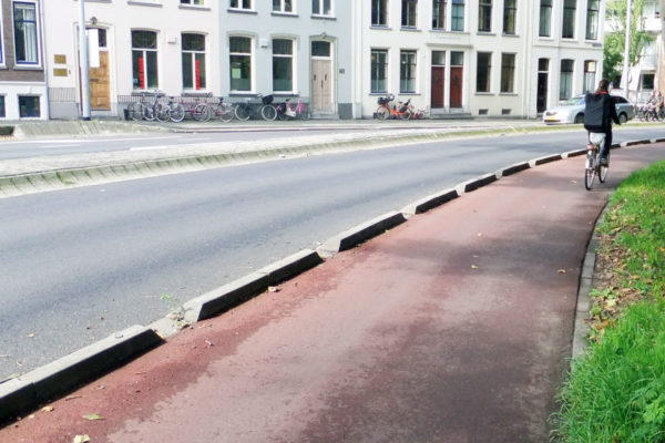 protected-bike-lane